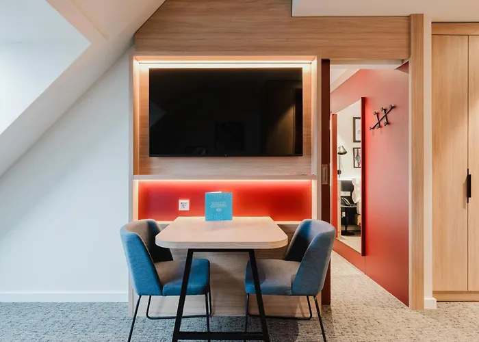 Hampton By Hilton West 3*