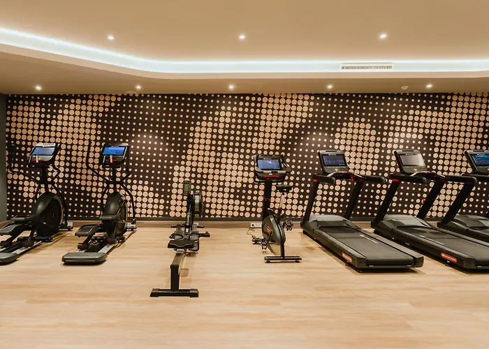 Hampton By Hilton West 3*