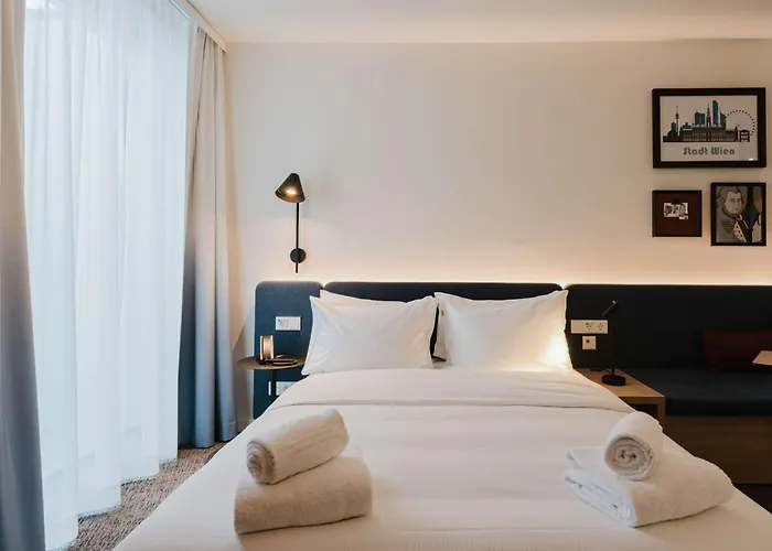 Hampton By Hilton West Vienna
