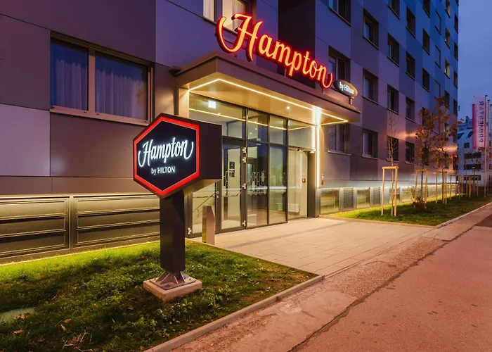 Hampton By Hilton West Hotel 3*