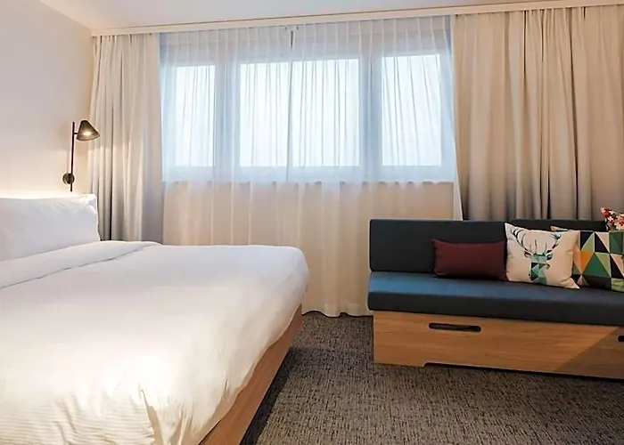 Hampton By Hilton West Vienna