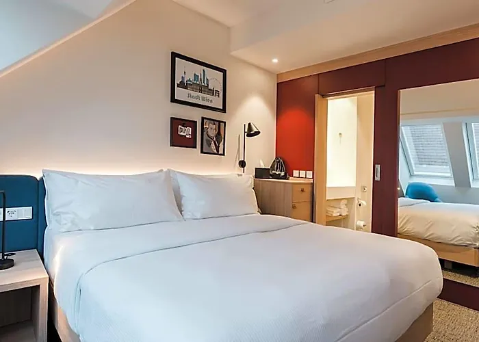 Hampton By Hilton West