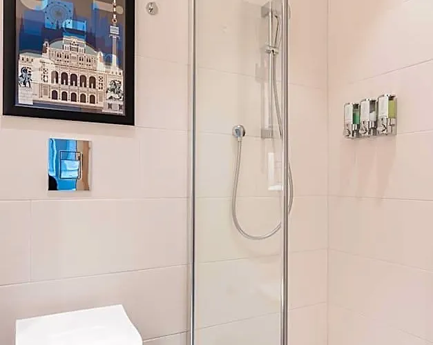 Hotel Hampton By Hilton West Vienna