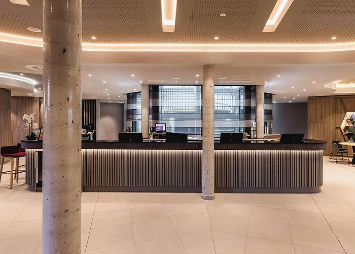 Hampton By Hilton West 酒店 3*